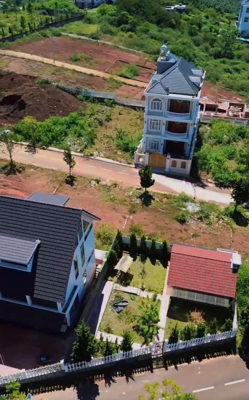 Bán lô đất khu nhà giàu