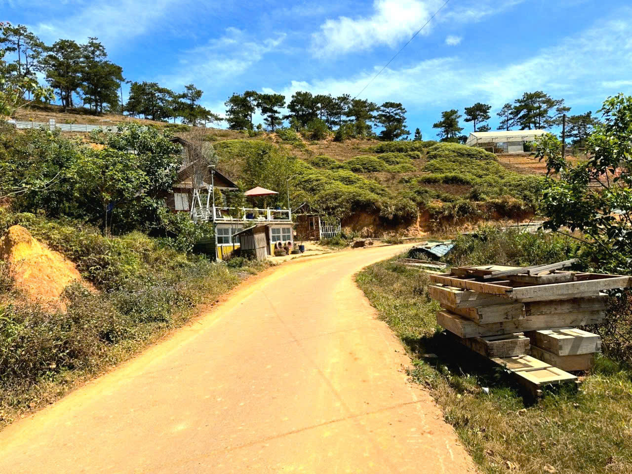 Bán gấp đất view đẹp khu dân cư Măng Lin gần trung tâm Đà Lạt, sổ riêng thổ cư