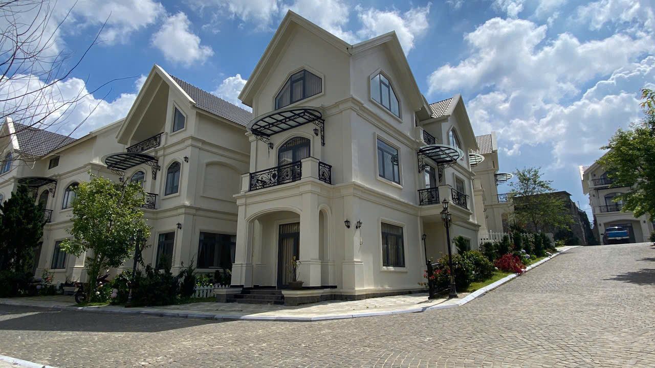Cho thuê villa 4 phòng Măng Lin phường 7 Đà Lạt 20 triệu/tháng