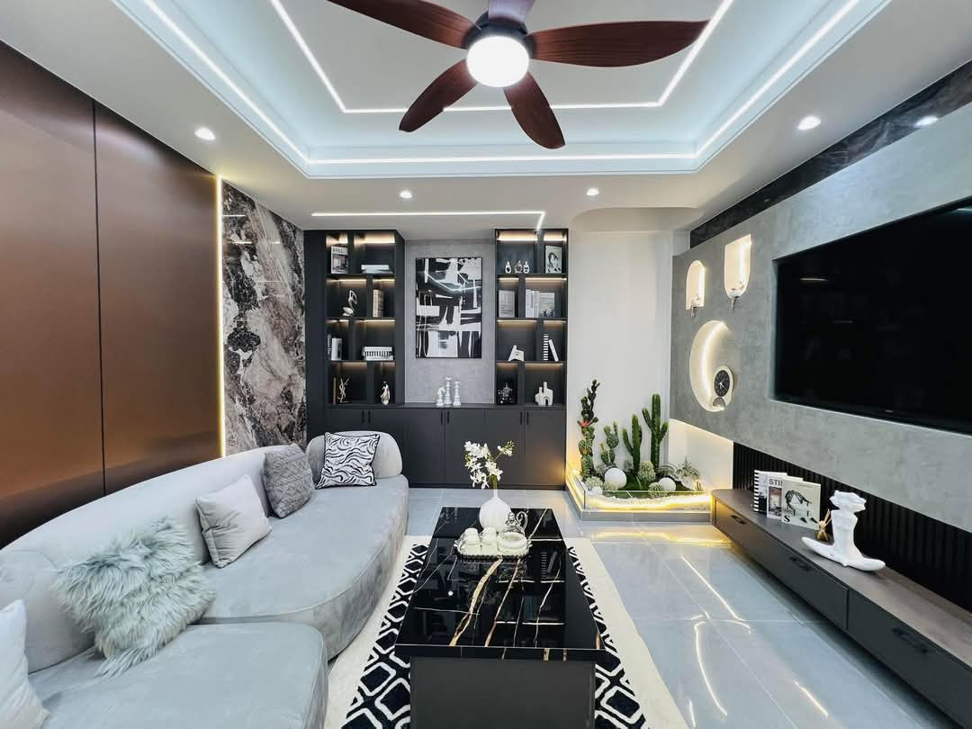 CHỈ NHỈNH 5 tỷ - TRUNG TÂM HÀ ĐÔNG - NHÀ 5 TẦNG SỔ VUÔNG 35M2 CỰC ĐẸP