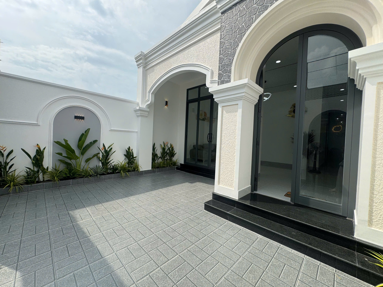 🏡 NHÀ ĐẸP LỘ OTO PHƯỜNG 3, TP VĨNH LONG 📍 Phường 3, TP. Vĩnh Long – Hẻm ô tô Mậu Thân 2