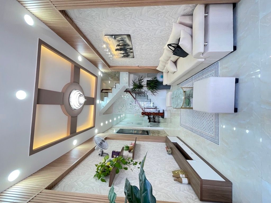 🏠 Nhà 5 tầng, 36m² (3.2x13) – 6PN/5WC + sân thượng
🌿 Ngay bờ kè Bình Đông – thoáng mát, đông dân cư