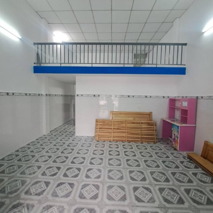 Nhà gác lửng sạch đẹp, 80m2, 2 PN - Kiệt Ô tô cạnh chợ Hòa Khánh Nam,ĐHSP - Chỉ 2.17 tỷ