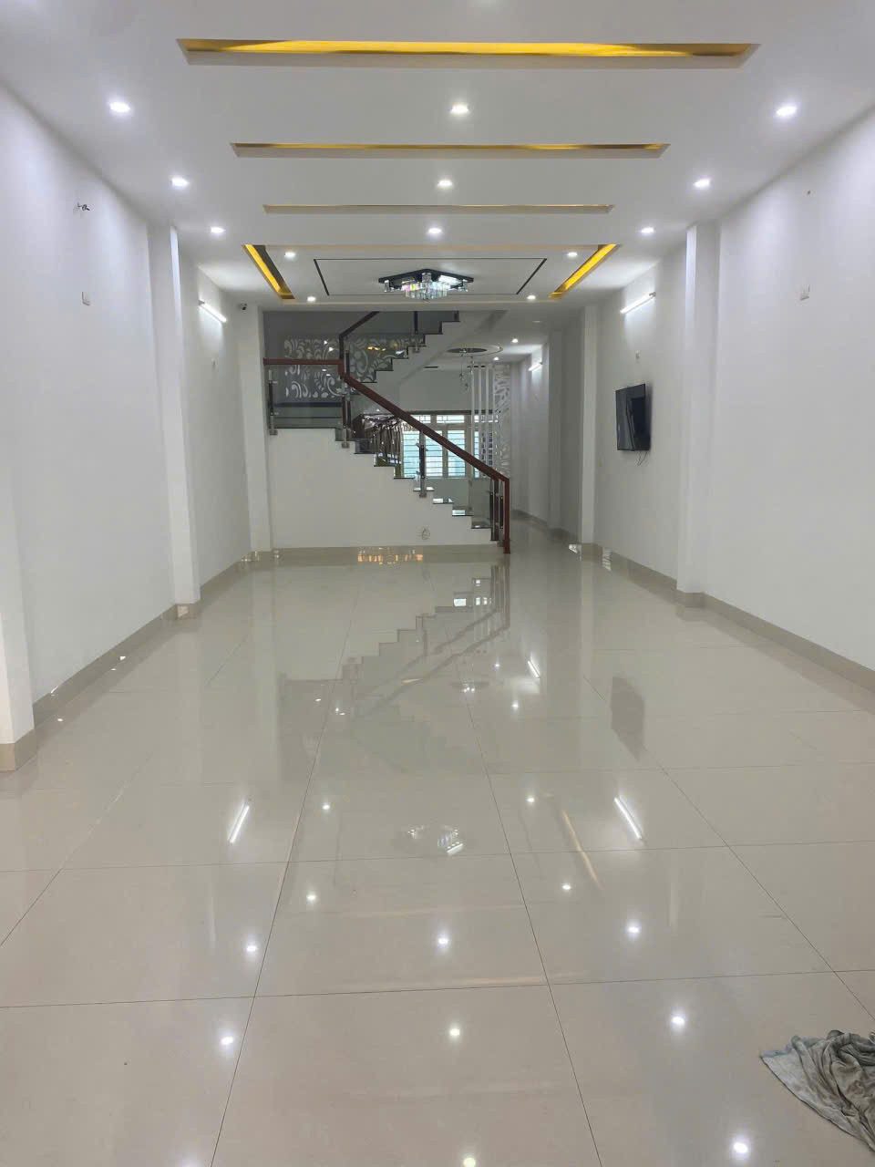 Cho thuê nhà riêng 3 tầng tại đường Mẹ Thứ, Hòa Xuân