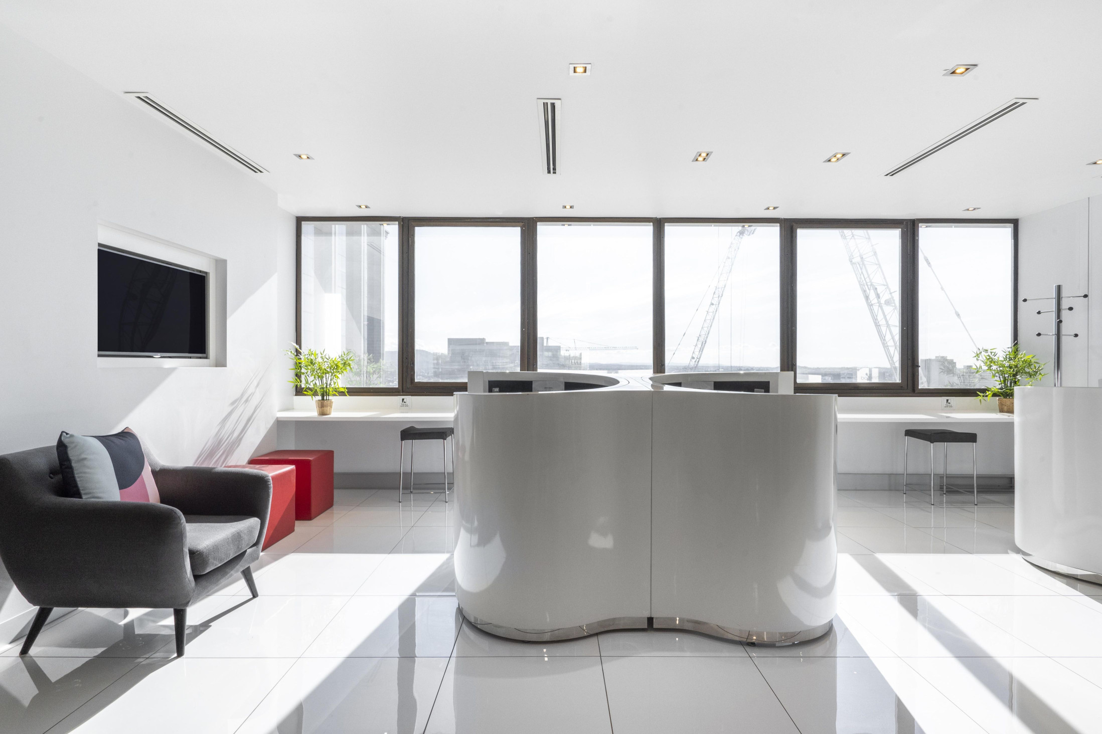 Làm việc linh hoạt tại Regus The Sun Building hoặc bất cứ nơi đâu trong mạng lưới toàn cầu của chúng tôi.