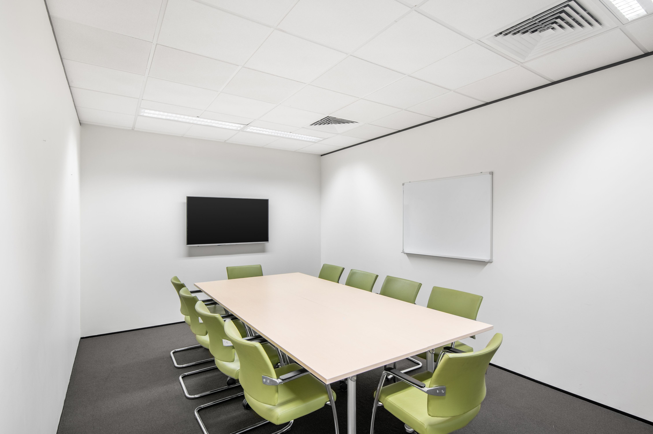 Trọn gói quyền sử dụng Co-working space tại Regus The Sun Building