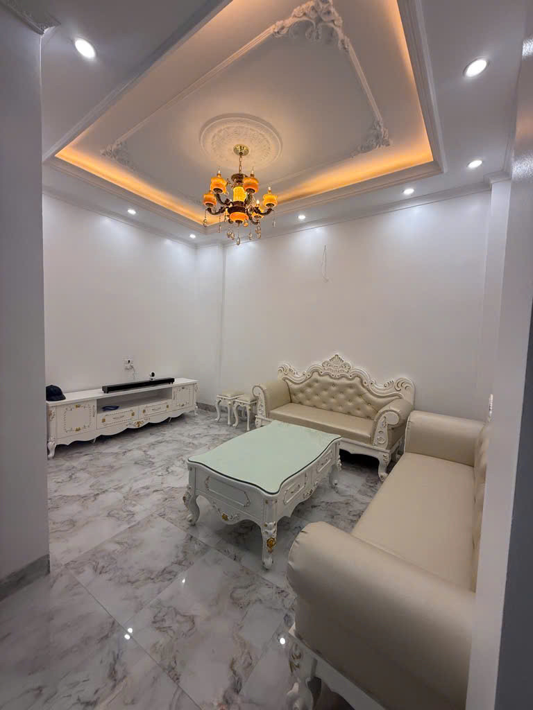CHỦ ĐẦU TƯ UY TÍN - THANG MÁY  - BA GÁC PHI VÈO VÈO - HAI BÀ TRƯNG - NHÀ 5 TẦNG ĐẸP MỚI ĐẸP LUNG LINH - TẶNG FULL NỘI THẤT TÂN CỔ ĐIỂN