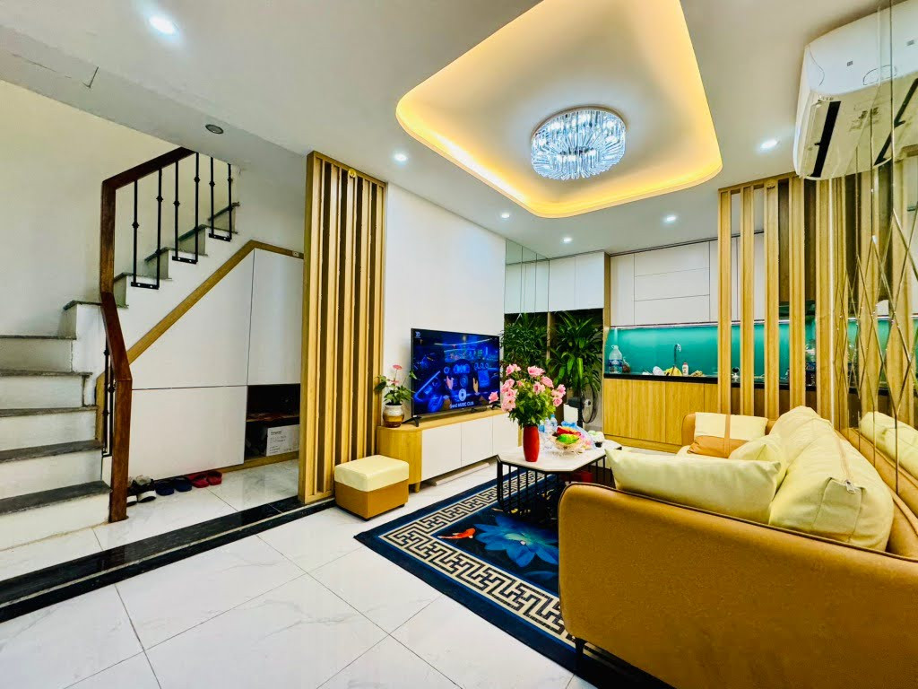 CĂN HỘ 5 TẦNG 32M2, 3 PHÒNG NGỦ, NGÕ MINH KHAI - VỊ TRÍ VÀNG - GIÁ GIẢM SÂU