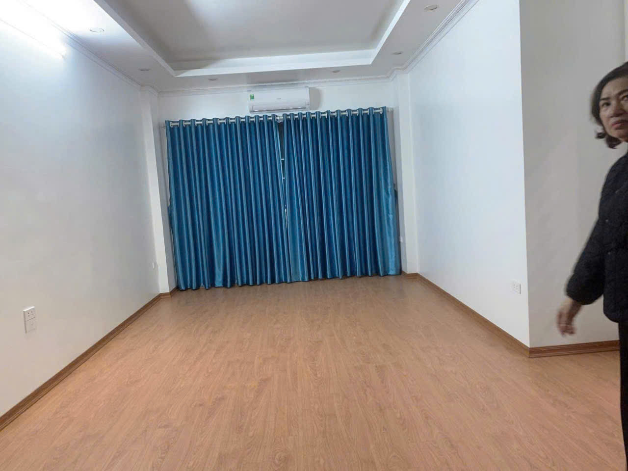 Cho thuê nhà ngõ Minh Khai, Gốc Đề 5 tầng x 40m2, 3PN VP c.ty, ở gia đình