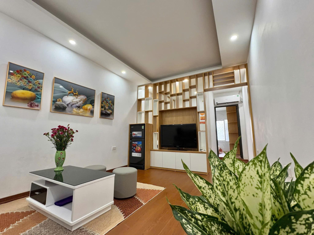 TẬP THỂ MINH KHAI, 2 NGỦ TẶNG FULL NỘI THẤT, Ô TÔ ĐỖ CHÂN CẦU THANG