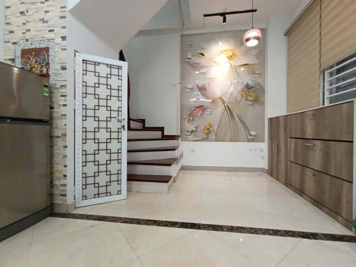Cho Thuê Nhà Ngõ 302 Minh Khai 35M² 5 Tầng 3 Ngủ - Nội Thất CB - Nhận Nhà Ngay - Giá Thuê 12,5tr