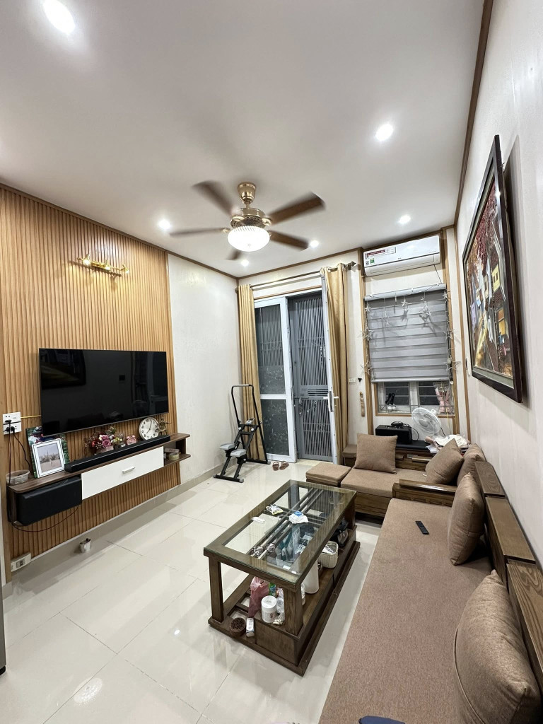 Ngon-Bổ-Rẻ ! Minh Khai,Gần Phố,Ngõ Nông,DT:28m2 x 4Tầng,MT: 3.2m,Giá: 6.35 Tỷ Hai Bà Trưng
