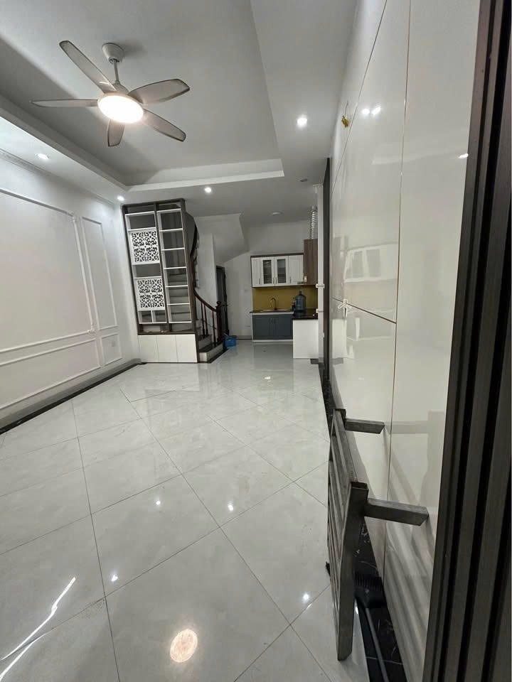 Cho thuê nhà riêng ngõ 523 Minh Khai, Hai Bà Trưng 35M*5T giá 15 triệu NHÀ SẠCH ĐẸP