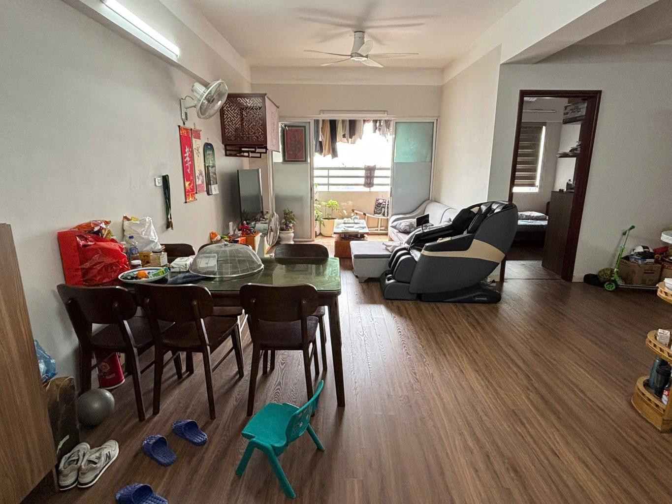(Tin thật 100%) CH lô góc 84m2 x 3PN tại N03 - T8 NGĐ - Ban công Đông Nam - Nội thất 400 triệu