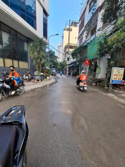 SIÊU ĐẸP - CỰC HIẾM - 10M RA Ô TÔ - NHÀ ĐẸP FULL NỘI THẤT.