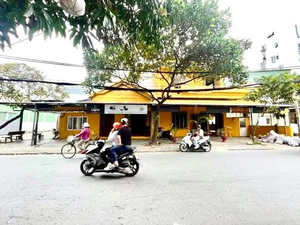 Lô góc 3 mặt tiền 190m2-Phố tây An Thượng .