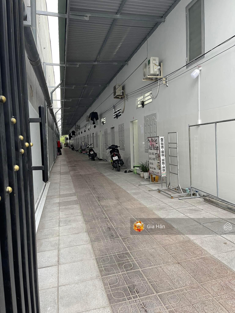 Gia đình cần tiền trả nợ ngân hàng cần bán nhanh dãy nhà trọ giá 1.29Tỷ, sổ sẵn