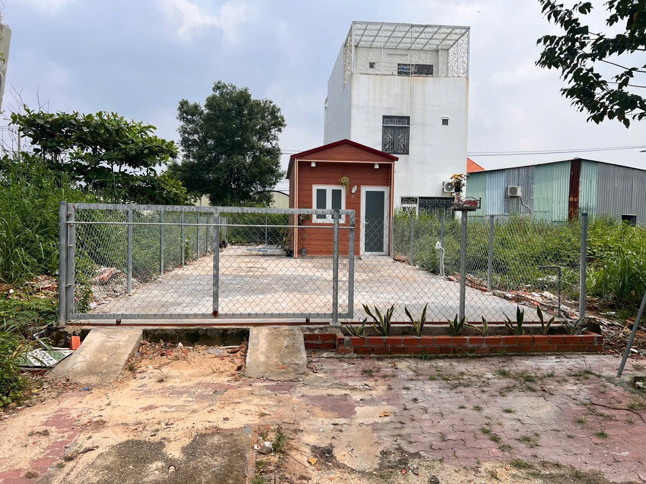 Bán Đất Tặng căn nhà nhỏ xinh TĐC Phú Hoà 2-Phú Hòa (phường Phú Lợi-TP.HCM) cạnh ngay công viên đường nhựa 7m giá chủ cần bán