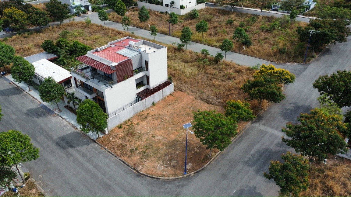 Chủ bán gấp lô biệt thự đẹp 300m2 khu đô thị Bình Nguyên, xây tự do hướng Nam ngay ĐHQG