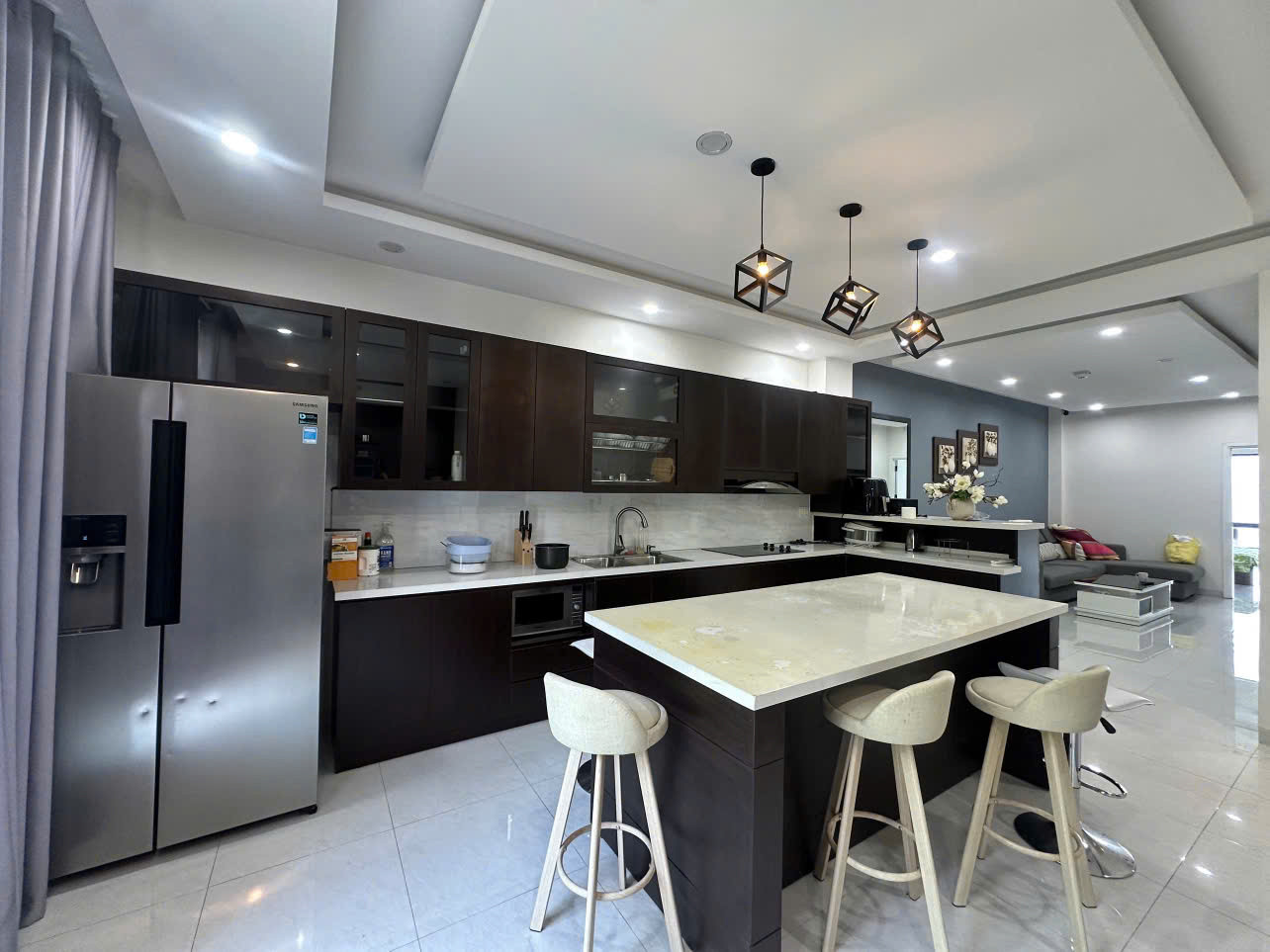 CHO THUÊ SHOPHOUSE 4 TẦNG MẶT TIỀN NẠI NAM