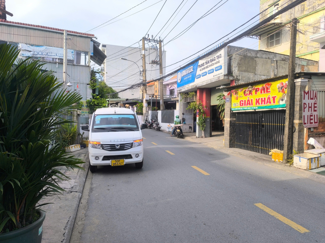 Bán nhà mặt phố Nam Hòa, P. Phước Long A, Q.9, DT = 160m², GIÁ = 14.5 tỷ, sổ đỏ