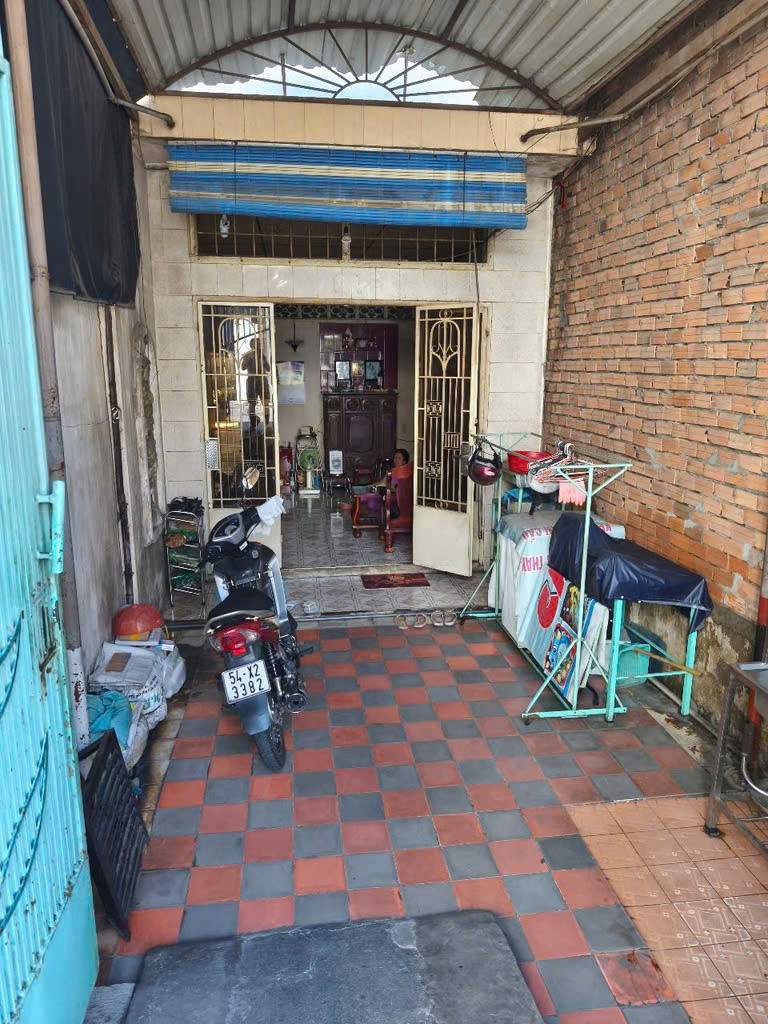 47 Nam Hoà 95/107 1 3.2/6.35 22 11.5 tỷ, Phước Long A, Q9 - MẶT TIỀN KINH DOANH HIẾM NAM HOÀ - GIÁ RẤT TỐT 107m2 GIÁ 11.5 tỷ