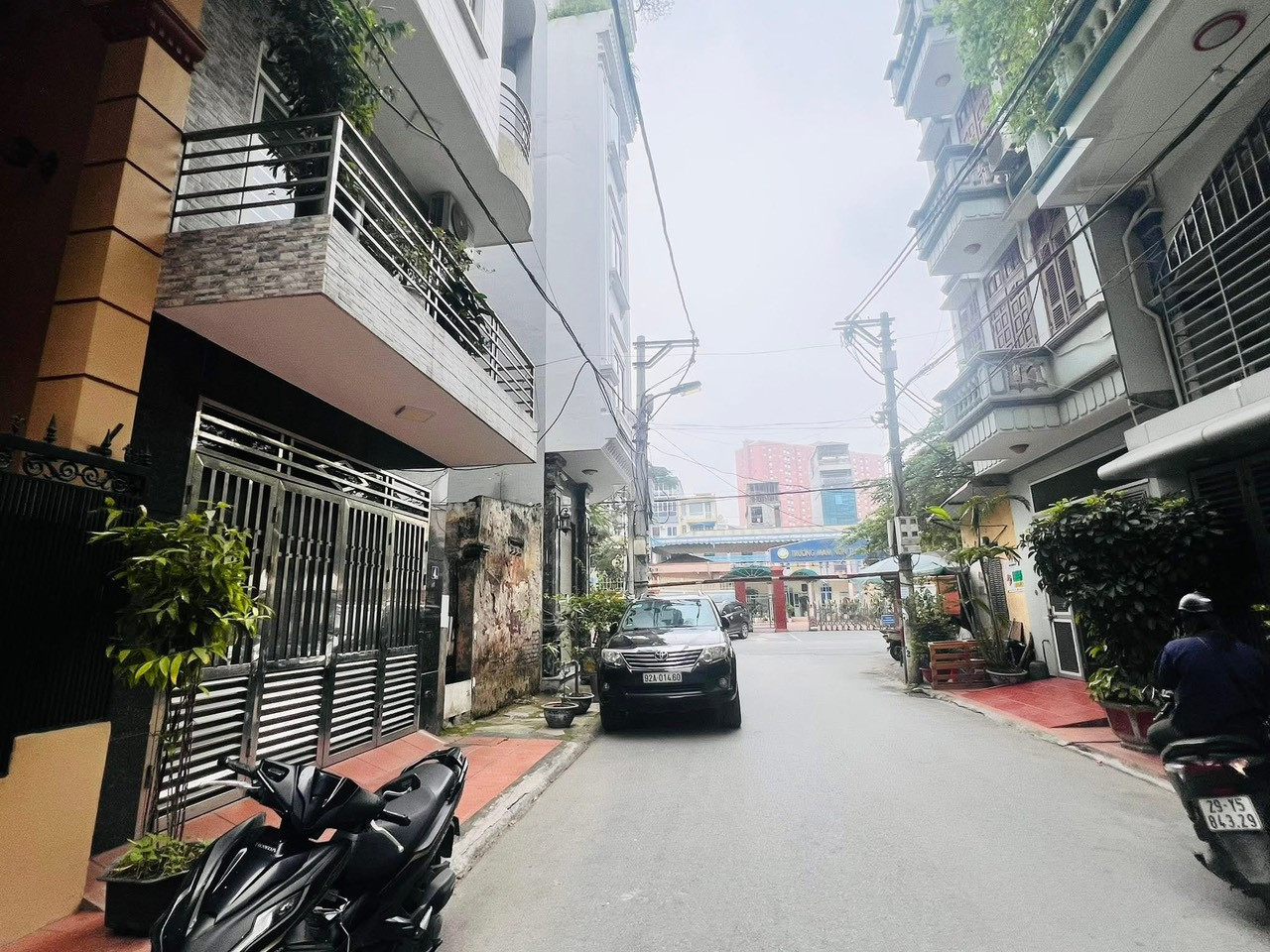 MẶT NGÕ NGHĨA ĐÔ VỈA HÈ ÔTÔ TRÁNH KINH DOANH SIÊU ĐỈNH GIÁ 27 TỶ