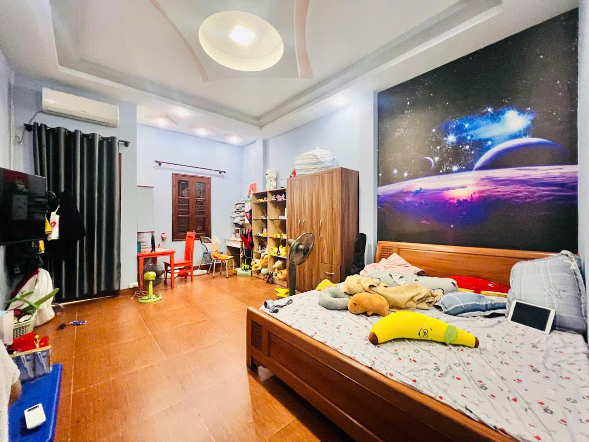 PHÂN LÔ VIP NGHĨA ĐÔ - VỈA HÈ OTO TRÁNH DT 34m2 5 tầng mặt tiền 4.3m Giá 16 tỷ