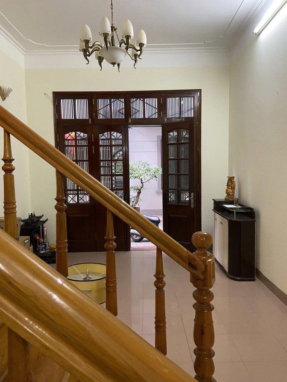 Cho thuê nhà PL, Ô TÔ, VỈA HÈ tại Nghĩa Đô, Cầu Giấy 42M x 5T (6 ngủ) giá 20 triệu