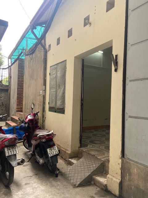 Cho thuê nhà 28m2 số 4 nghách 4 ngõ 140 phố Nghĩa Dũng, phường Phúc Xá, quận Ba Đình, Hà Nội .