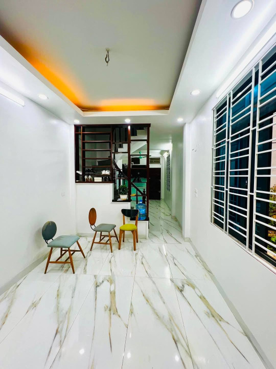 Cho thuê nhà mới đẹp 30m2 4tầng phố Võng Thị chỉ 10tr/tháng gần Hồ Tây