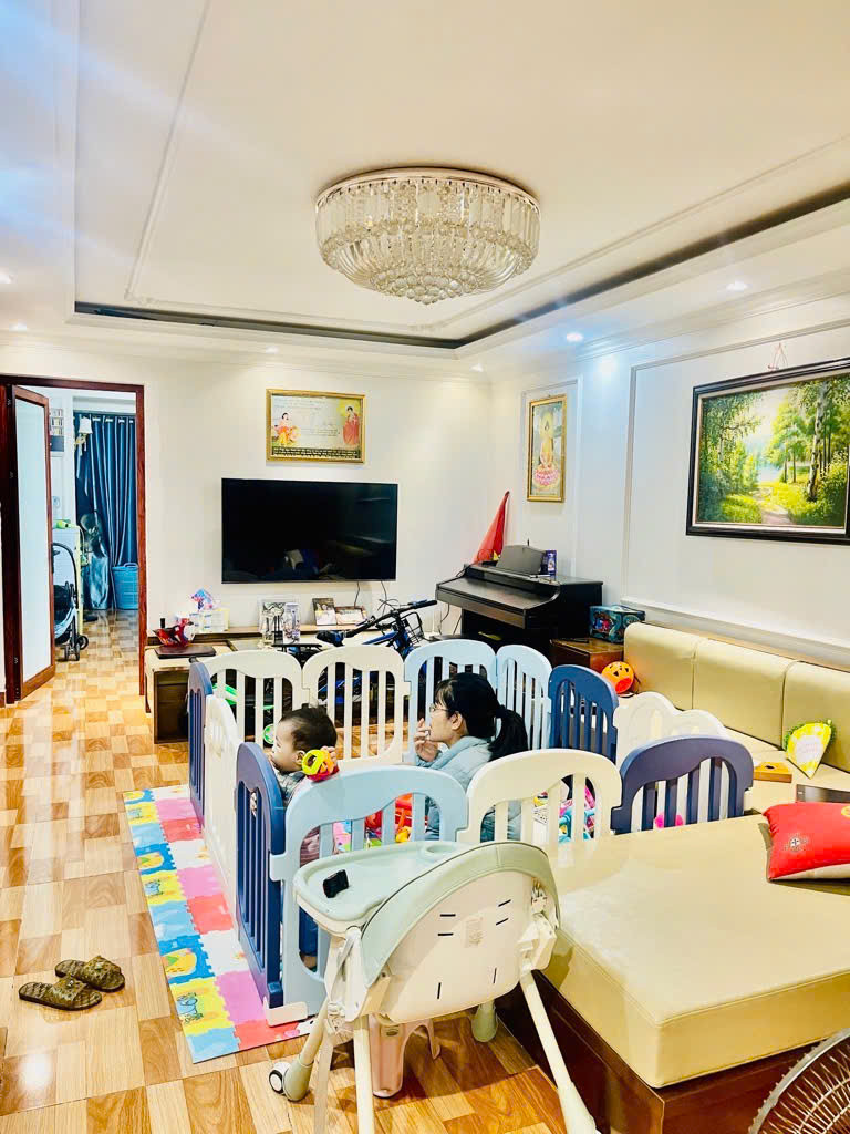 BÁN NHÀ TT Lương Định Của - Kim Liên Q. ĐỐNG ĐA - 70m m SĐCC - Ô tô tránh chân tòa SĐCC. CHỈ 2 TỶ 85
