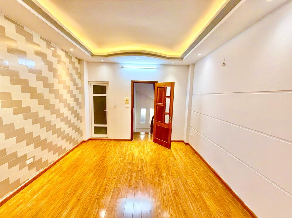 NHÀ ĐẸP 5 TẦNG ĐẸP LUNG LINH, THIẾT KẾ HIỆN ĐẠI, NỘI THẤT XỊN, THOÁNG TRƯỚC SAU, NGÕ THÔNG BA GÁC ĐỖ CỬA
