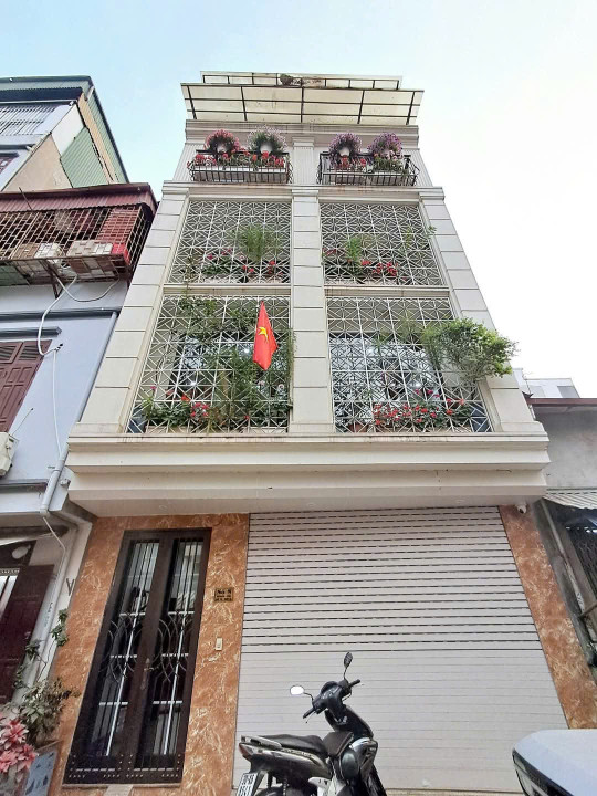 Bán nhà Ngõ Phố Ngọc Hà , Ba Đình, HN .DT 55M2,  5Tầng ,MT 5.5M . GIÁ 20 TỶ