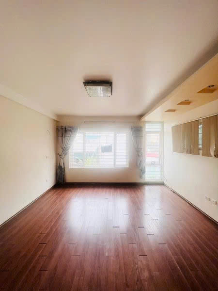 BÁN NHÀ VƯƠNG THỪA VŨ, THANH XUÂN - PHÂN LÔ - Ô TÔ ĐỖ CỬA - 72M 5 TẦNG MT5M GIÁ 22 TỶ Ở SƯỚNG.