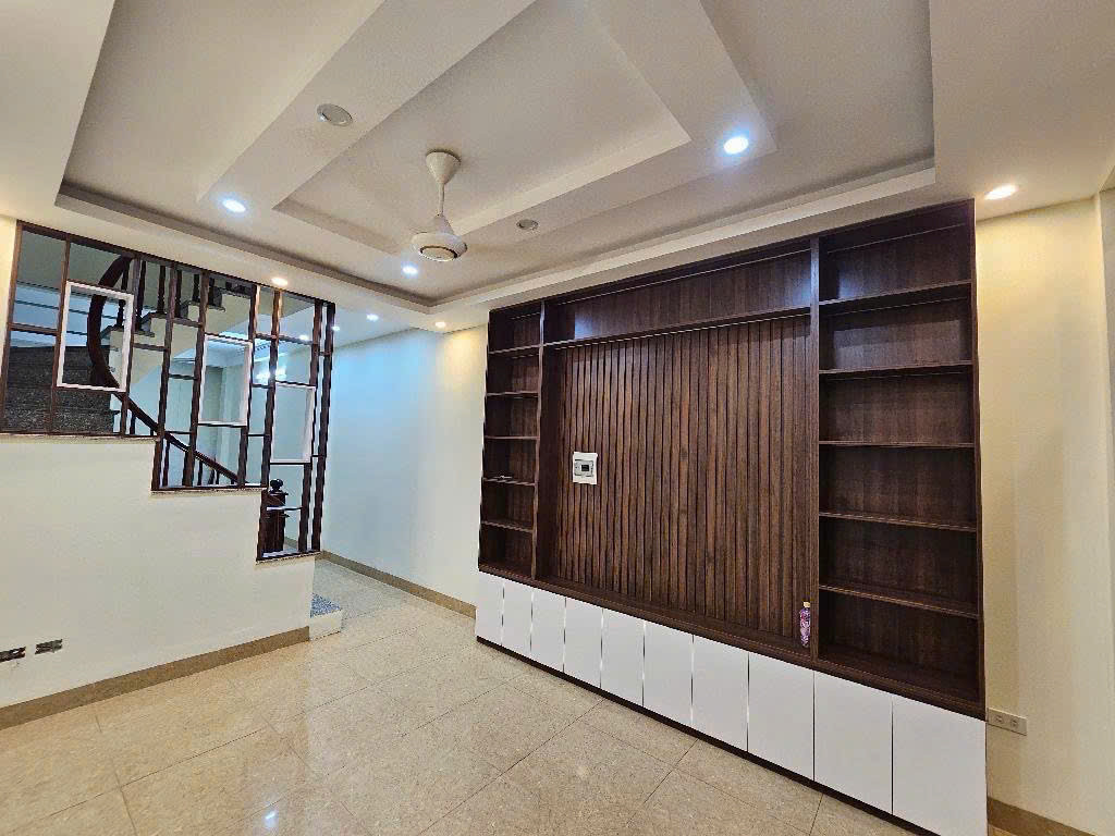 CẦN BÁN GẤP  NHÀ ĐẸP NGÔ GIA TỰ - LONG BIÊN 50m2 x MT 3.5m, FULL NỘI THẤT, Ở NGAY