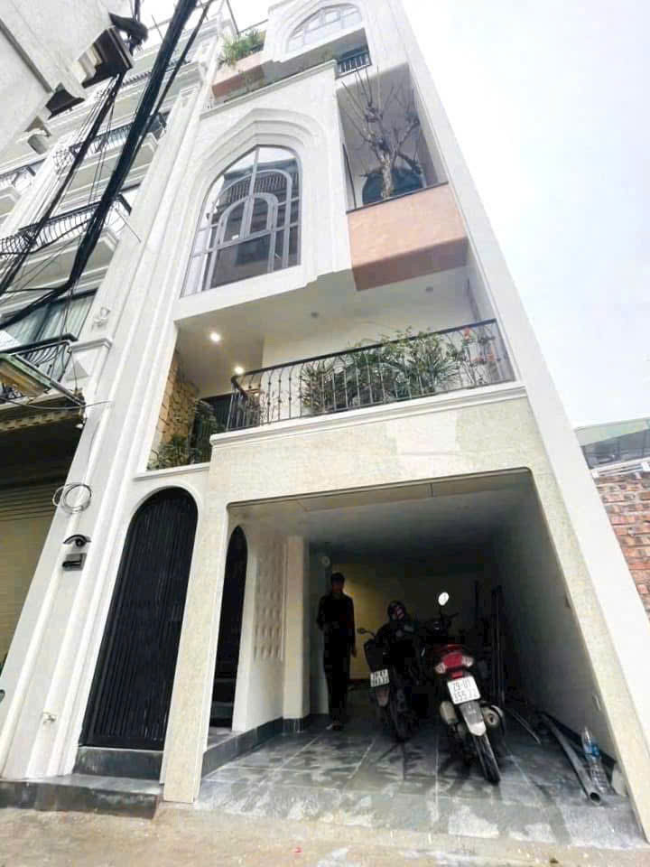 HOT HOT HOT !!! NHÀ ĐẸP PHỐ TRẠM FULL NỘI THẤT - LÔ GÓC - GaRa Ô TÔ - THIẾT KẾ KIẾN TRÚC SƯ