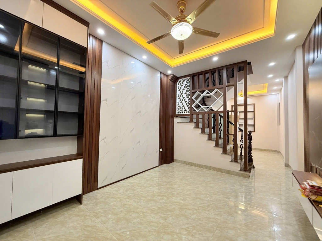 BÁN NHÀ ĐƯỜNG KHƯƠNG ĐÌNH. 50M2 - 5 TẦNG. 6 PN. GẦN NGÃ TƯ SỞ.