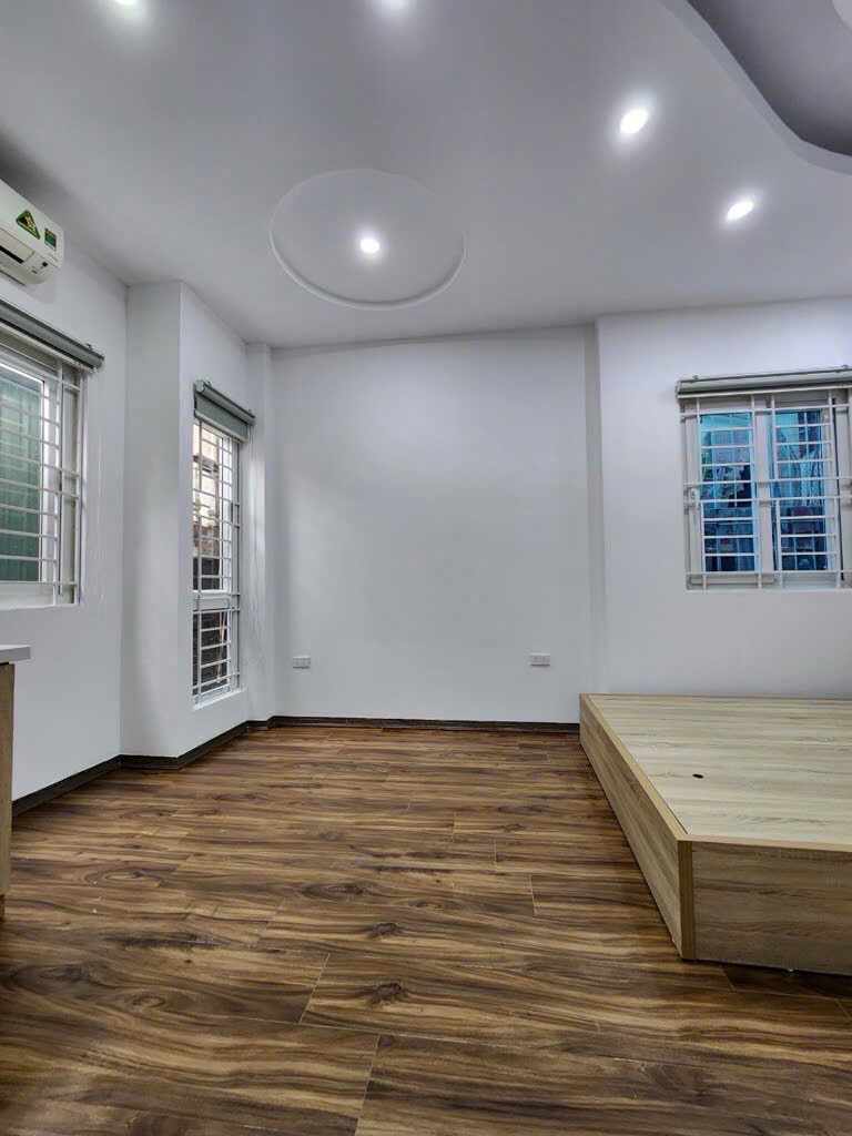 phố Võ Thị Sáu, Hai Bà Trưng, Hà Nội .Nhà 3 tầng, 3 phòng ngủ, 4 vệ sinh, diện tích 30m2 (6m x 5m), sổ đỏ chính chủ