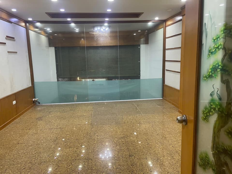 Cho thuê nhà ngõ ô tô tránh 32 Phố Thịnh Liệt, Hoàng Mai 5 tầng, 100m2, MT 4.5m, 25 Triệu/th