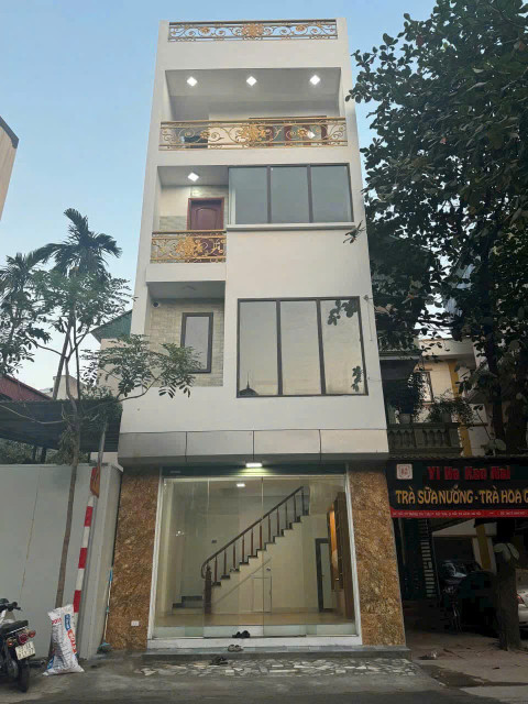Bán nhà mặt phố Tây Tựu - quận Bắc Từ Liêm chỉ hơn 9 tỷ. Ôtô tránh kinh doanh ngày đêm, trục đường quy hoạch mở rộng kết nối trung tâm hành chính quận.