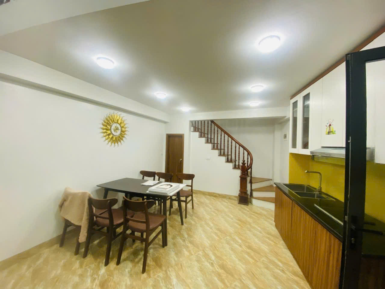 BÁN NHÀ VIP P NGUYỄN VĂN TRÕI TX - 20M RA PHỐ -30M2-  5 TẦNG - MT 5.8M - Ở SƯỚNG CHỈ 6.25 TỶ