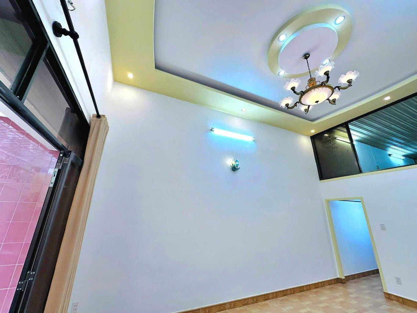 **Bán nhà mặt tiền 60 đường Ngô Bệ** phường 13, Tân Bình; (4*20) - 10 tỷ