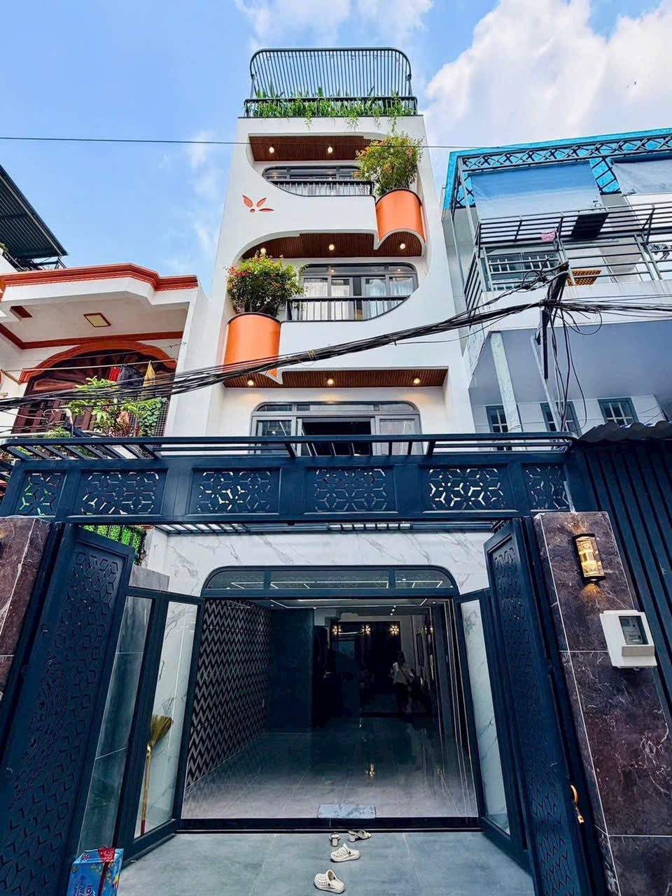 Chủ nhà ký gửi. Ngô Bệ, p13, Tân Bình. Diện tích 60m2. Giá 3,150 tỷ. Đang cho thuê 28tr/tháng. Hẻm xe hơi 8m. Sổ Hồng Riêng chính chủ.