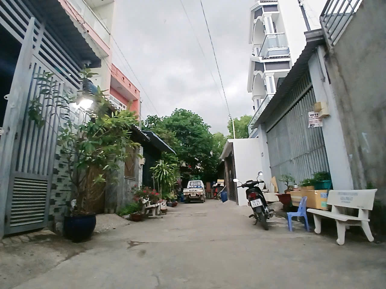 Bán gấp nhà cho chủ kí gửi Ngô Chí Quốc giá 3,15 tỷ , 50m2, gần chợ, LH 0902958672