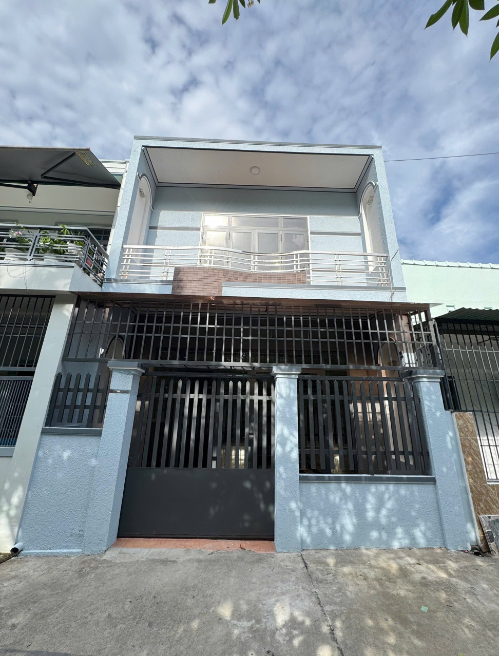 BÁN NHÀ 2 TẦNG HOÀN CÔNG – HẺM Ô TÔ 7M – NGÔ ĐẾN, NGỌC HIỆP, NHA TRANG.  • DT : 96m2 ( DTSD : 171m2 )