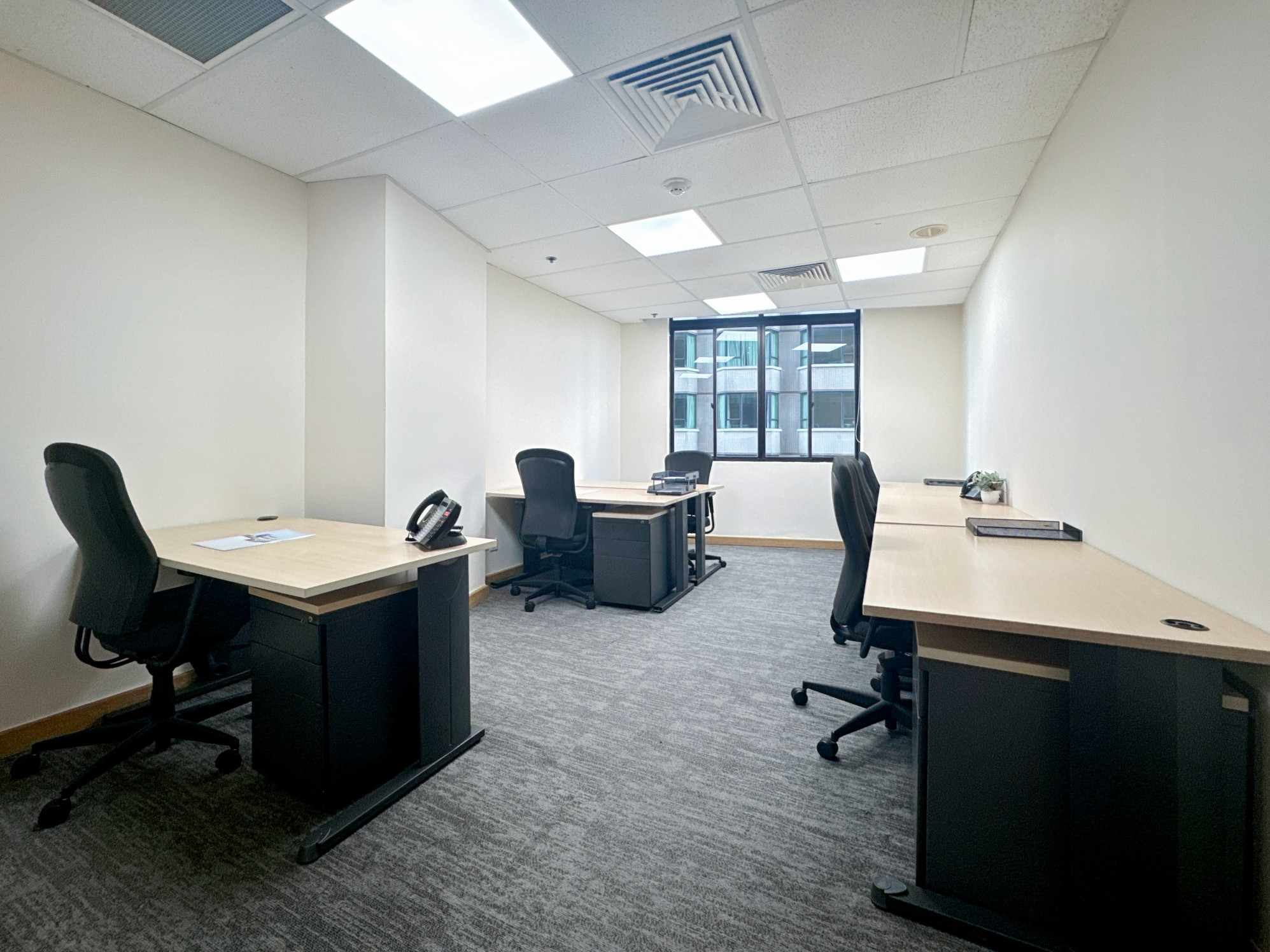 Không gian văn phòng mở cho 15+ người tại Regus Me Linh Point Tower