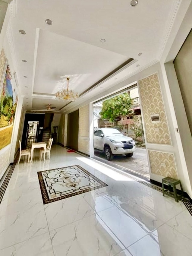 HÀNG HIẾM NGÔ_GIA_TỰ – 80m² x 5 tầng, thang máy xịn, ô tô vào nhà