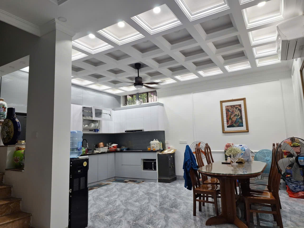 CẤP – VỊ TRÍ VÀNG – AN SINH ĐỈNH CAO
📍 Ngô Gia Tự – Long Biên – Hà Nội
💰 Chỉ 18.5 tỷ  Diện tích: 125m²  Mặt tiền: 7.4m  3 tầng

⸻