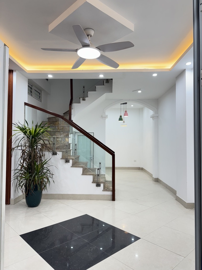Bán nhà Ngô Gia Tự 48m x 3T dân xây, full đồ chỉ việc ở, chỉ 5 tỷ 5 có tl. LH 0936123469